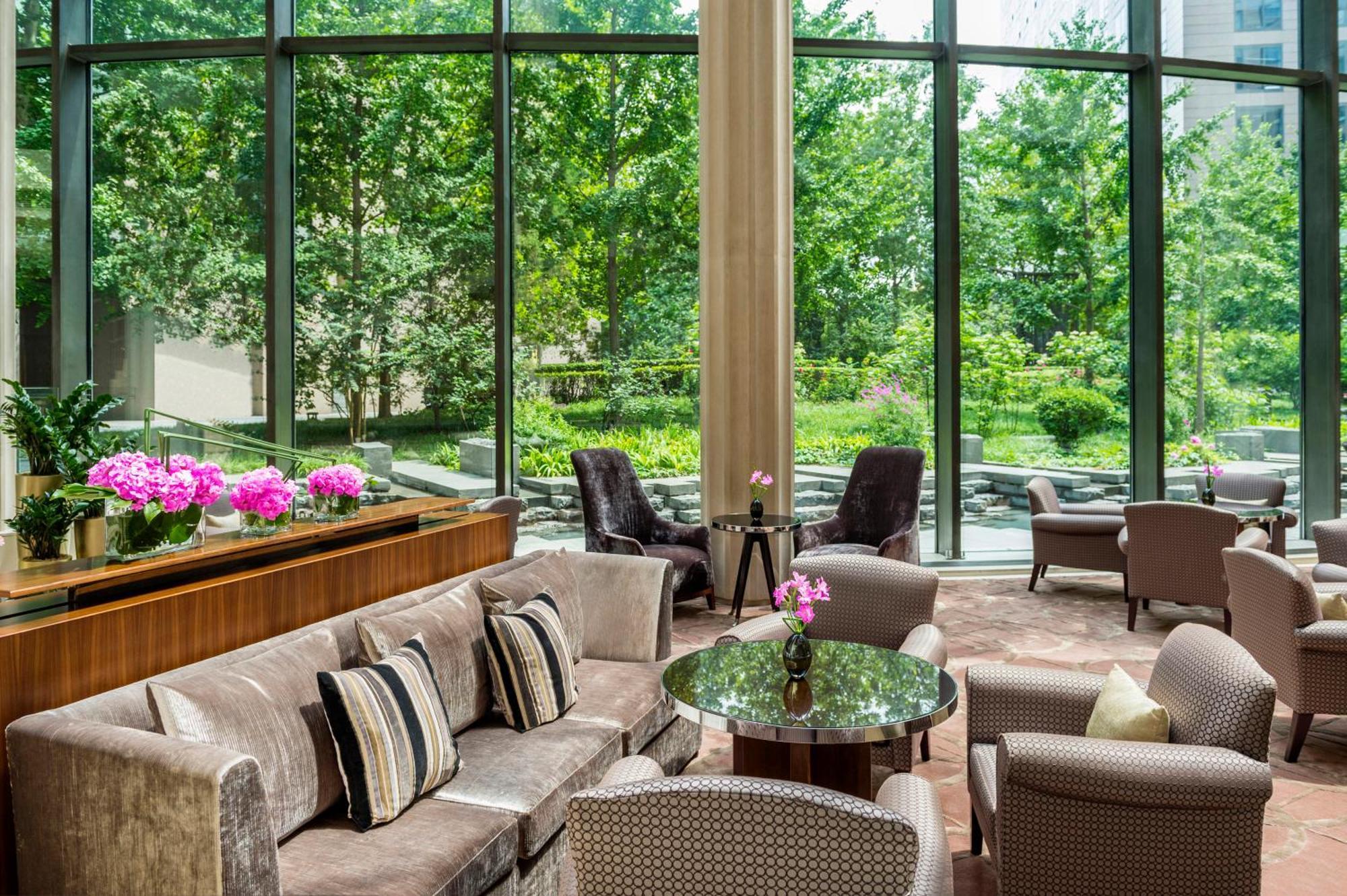 Khách sạn Regent 5*